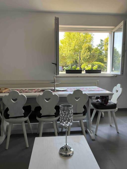 Appartamento Nuovo E Confortevole Montecchio Maggiore Bagian luar foto