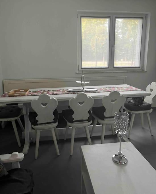 Appartamento Nuovo E Confortevole Montecchio Maggiore Bagian luar foto